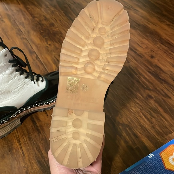 Pre love Chanel boots size 37 - Picture 5 of 6